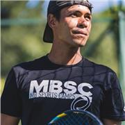 Professeur et joueur de tennis Colombien, en France depuis quelques mois. J'enseigne à tous les niveaux, n'hésitez pas à me contacter